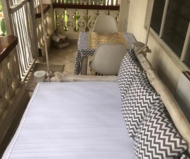 Gweth-Tele Cozy African Home with WiFi & parking