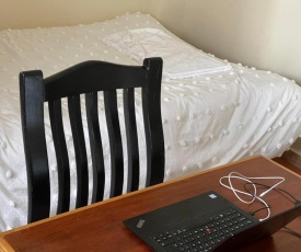Homely Studio with WI-FI, Comfortabel Working Area & Secure Parking