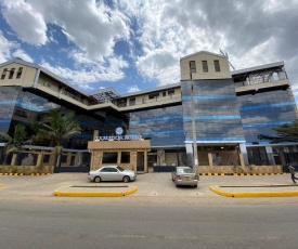 La Maison Royale South C