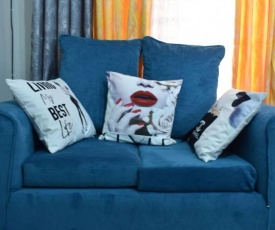 Luxurious studio apartment 90's Haven airport view