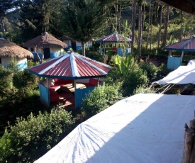 Maverick Camp, Rondavels and Homestay