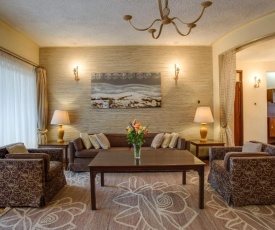 Mimosa Court Apartments