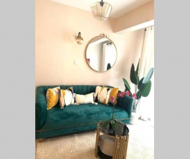 Modern 1 bedroom apartment. Elevated Living