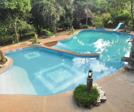 Naiberi River Campsite & Resort