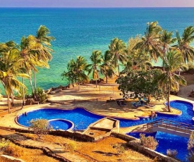 NAOMI'S OCEAN VIEW DUPLEX APARTMENT D10
