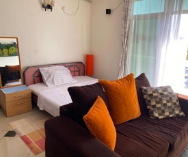 Peron Apartment