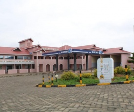 Pinnacle Hotel