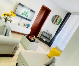 Posh Luxury Home (001)