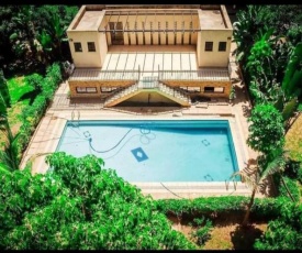 Rental unit near airport with pool and gym