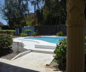 Romantic Cottage with Private Pool