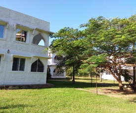 Royal Palms Apartment A4