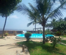Silversands beach front apartment with Ocean view