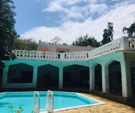 Three Sisters Villa - 5 bedroom with a pool