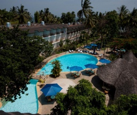 Travellers Beach Hotel
