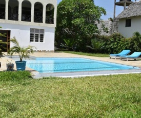 Twiga apartment private pool and garden