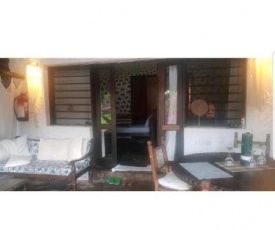 Uzuri house cottage