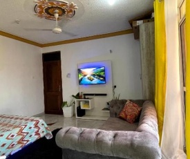 Bamburi studio apartment WIFI,NETFLIX,SMART TV