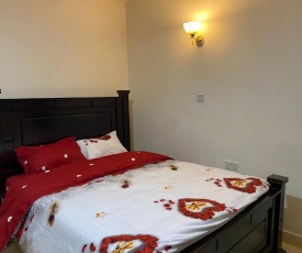 Cosy 1br opposite garden city