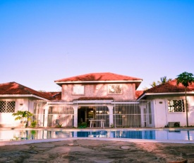 Cozzy villa with pool 8min walk from the beach