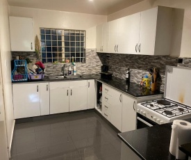 Deluxe double room in lush suburbs